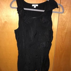 Cute blank tank top with flowers on the sleeve